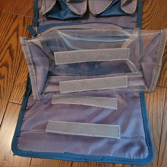 NWT American Tourister Organizeer, still in package. - Picture 4 of 9